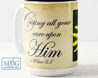 Tasse d'Écriture sainte, portez-vous sur lui, Pierre 5:7, tasse d'Écriture biblique, tasse de mouche à beurre. amoureux des papillons, tasse amoureux de la nature, cadeau floral