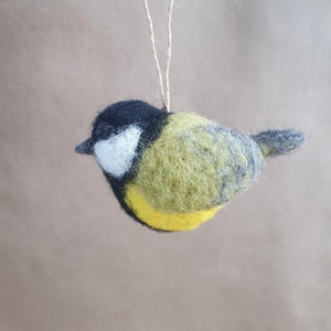 Handgefilzte Vogelskulptur, Woll Skulptur Kohlmeise, Gefilzte Vogel Skulptur, Perfektes Geschenk für Sie und Ihn