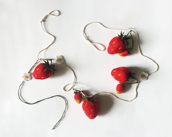 Handmade Wool Strawberry Garland - Festive Fruit Decor for Any Occasion