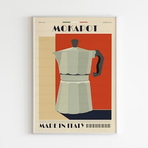 Könnte beinhalten: Ein Vintage-Poster mit einer rot-weiß-blauen italienischen Flagge oben. Das Poster zeigt eine silberne Mokkakanne mit schwarzem Griff und dem Text "MOKAPOT MADE IN ITALY" unten.