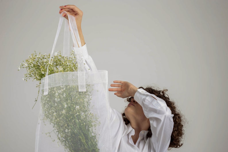 Netz-Sommertasche, faltbare Einkaufstasche, Nylon-transparente Tasche, handgemachte minimalistische Tasche, leichte Einkaufstasche, Netz-Obsttasche, Hand-Umhängetasche Bild 3