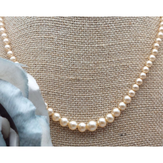 Tiny Faux Pearl Cream Vintage Collar Necklace Sma… - image 3