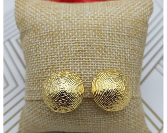 Vintage Gold Tone Cute Swirl Domed Round Earrings Clip On Earrings 80's 90's