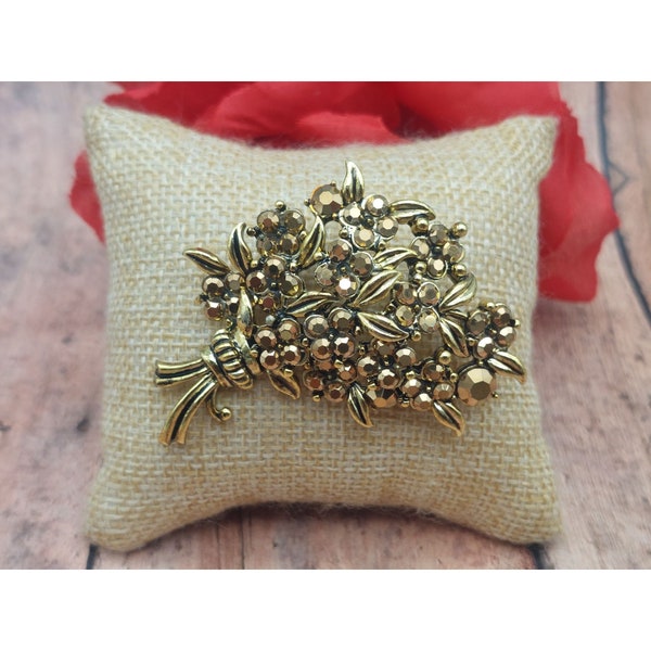 Vintage Hollycraft 1954 Gold Tone Marcasite Sparkly Brooch Pin Flower Bouquet