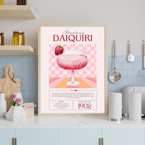 Plakat z przepisem na truskawkowy daiquiri Retro kuchnia jadalnia Klasyczna sztuka koktajlowa Wystrój wózka barowego Różowy estetyczny prezent dla barmana i miksologa