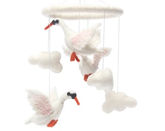 Móvil de cuna con forma de cisne / Móvil de fieltro para cuna, decoración neutra para la habitación del bebé.