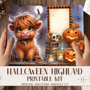 Pode incluir: Um kit imprimível com tema de Halloween com uma vaca Highland de desenho animado, abóboras de Halloween e uma caveira. O design inclui uma página em branco com linhas, velas e uma lua cheia. O texto diz "Halloween Highland Printable Kit".