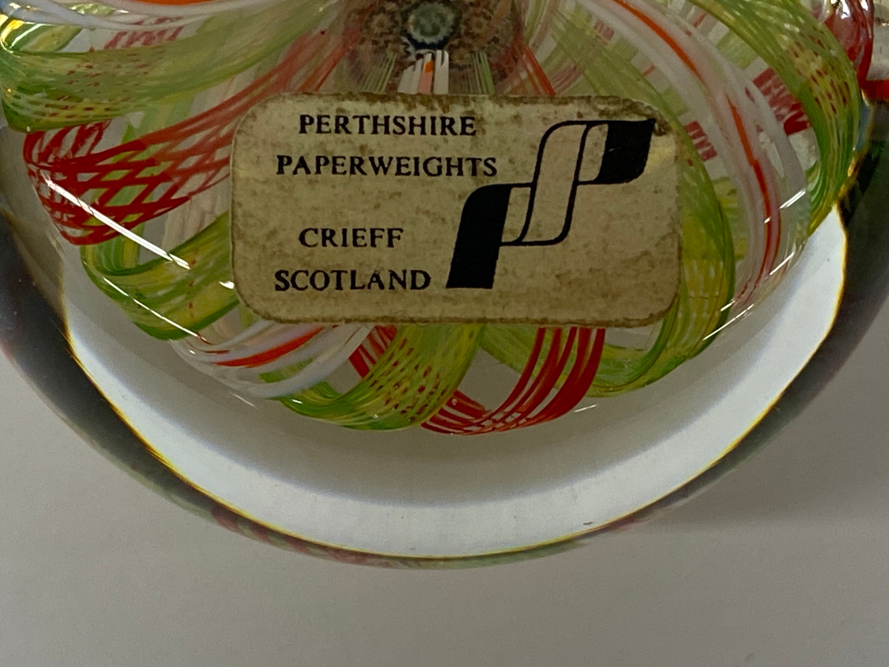 ヴィンテージ パースシャー アート ガラス ペーパーウェイト 渦巻き