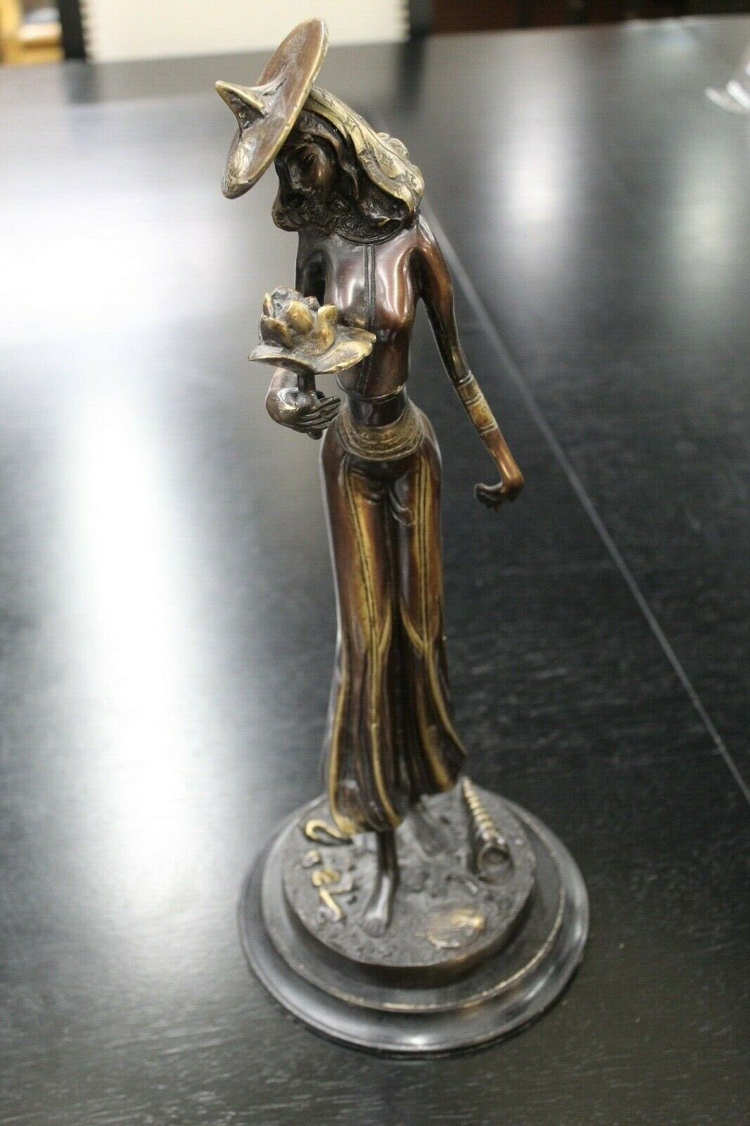 希少 Women of the Sun Vintage Bronze Sinuous Sculpture Woman With Flowers & Hat - Etsy