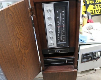 Rare Magnavox Tower Column Pedestal Style Console Stereo 8 Track Mid Century Mod