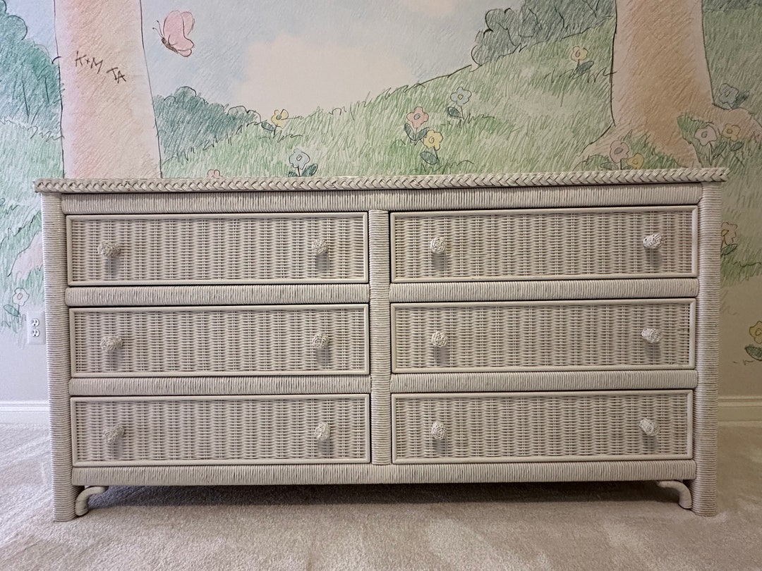 1986 Henry Link Vintage White Wicker Six (6) Drawer Double Dresser