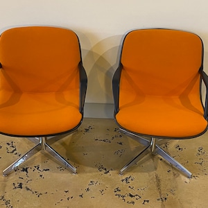 Pair of Executive Steelcase Office Desk Arm Chairs Inspired by Pollock for Knoll
