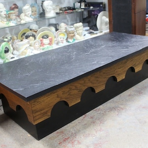 Adrian Pearsall « Strickly Spanish » Table basse avec plateau en granit moderne milieu du siècle