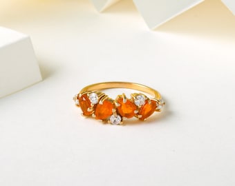 Alianza de boda de ópalo de fuego mexicano en oro amarillo y plata esterlina / Anillo con detalle de moissanita / Regalo único de joyería nupcial de ópalo para ella