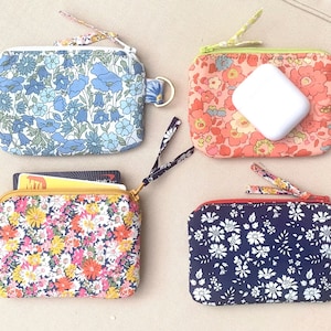 Liberty of London bloemenportemonnee / ID-houder voor cadeaukaarthouder / Portemonnee/Air Pod-hoesje / Klein cadeau voor moeder, collega, BFF / Stocking Stuffer