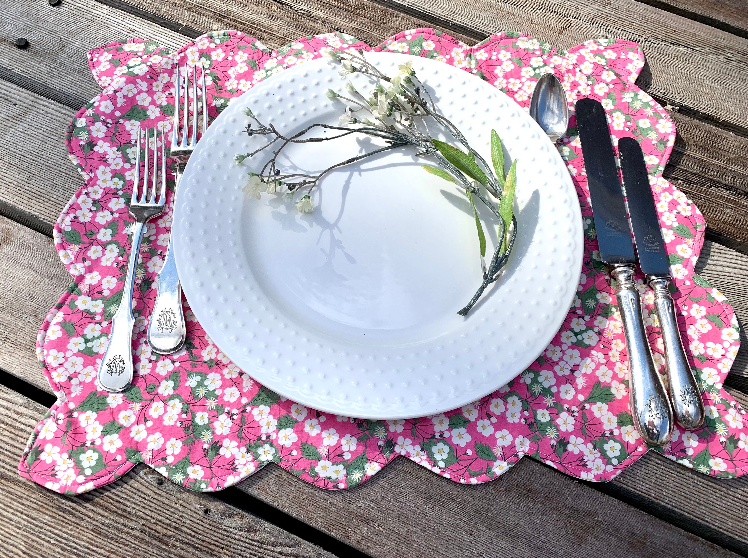 LIBERTY OF LONDON Placemat/ Scallop Edge/ Reversible/ Tana - Etsy