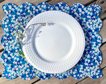 Liberty London Place Mat: Reversible Scalloped Tana Lawn