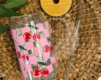 Mug en verre à carreaux cerises : tasse à café glacée avec couvercle en bambou et paille