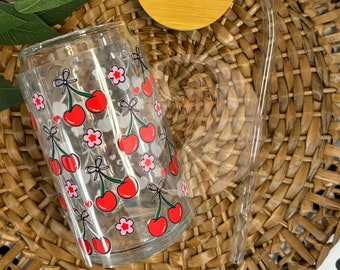 Mug girly en cerisier : tasse à café glacée avec couvercle en bambou et paille