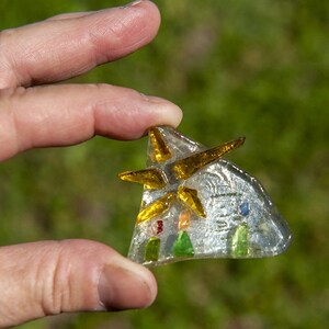 Glass brooch, lightweight, sun and flowers, secure pin.