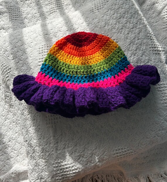 Crochet Ruffle Bucket Hat: Trendy Sun Hat - Etsy display picture 3