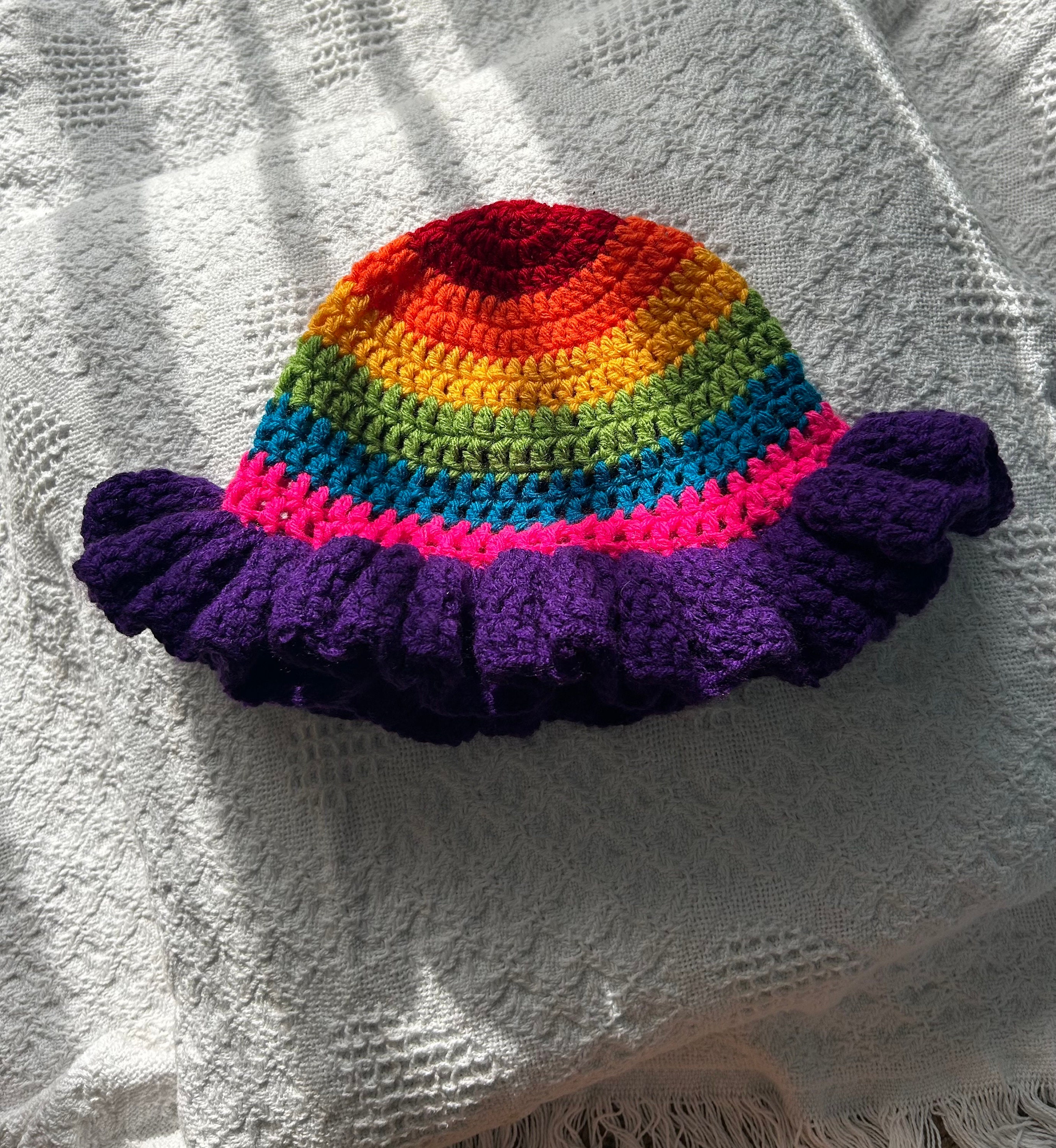 Crochet Ruffle Bucket Hat: Trendy Sun Hat - Etsy display picture 2