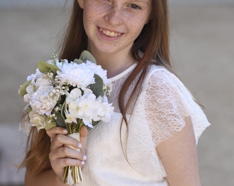 Flower girl bouquet White, Flower girl flowers, Flower girl accessories,Flower girl headband,Tiara flower girl,Communion flower bouquet