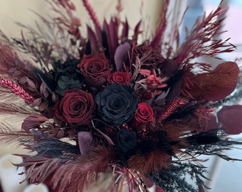 Bouquet da sposa nero bordeaux Fiori matrimonio lunatico Bouquet da sposa gotico Fiori a tema matrimonio nero Bouquet da sposa stregato Bouquet da sposa gotico