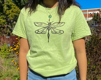 dragonfly print light sage green/black/white cotton T-shirt