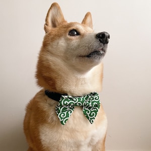 Pajarita marinera con estampado Karakusa japonés para collar de mascotas. Pajarita de cuello de gato. Pajarita para collar de perro. 100% algodón.
