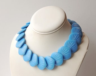Collar de plástico con forma de nenúfar vintage