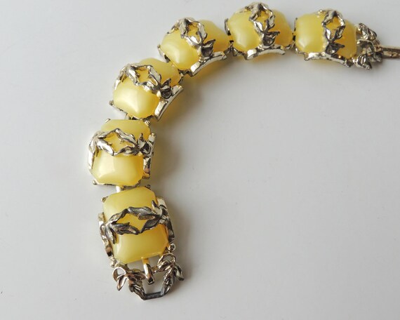 1950s Chunky Lucite Bracelet