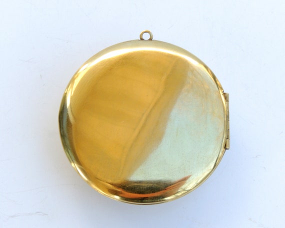 Victorian Style Cameo Locket - image 3