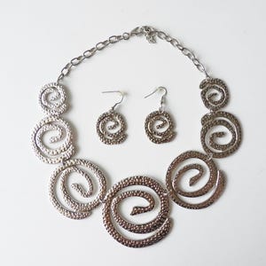 Swirl Necklace & Earrings Jewelry Set