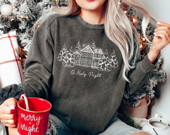 Sudadera navideña Comfort Colors®, Oh Holy Night, Árbol de Navidad de Snowy Town, Villancico cristiano, Sudadera navideña para ella o para él