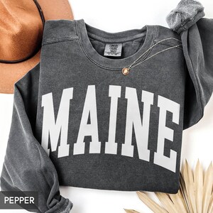 Comfort Colors® Maine Sweatshirt, State of Maine Gift for him her, Vintage Retro Maine Hoodie, Maine Family Vacation Travel outfit image 3