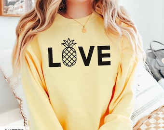 Sudadera Comfort Colors® Pineapple LOVE, Sudadera con estampado de piña, Suéter para vacaciones de verano en la playa, Sudadera para crucero para ella o para él, Conjunto para viaje