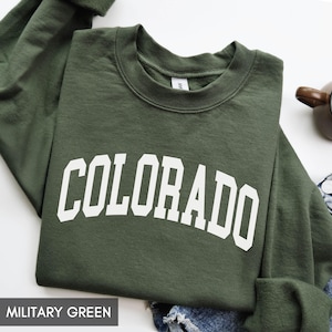 Colorado Sweatshirt, CO Crewneck, State of Colorado Gift for him or her, Vintage Retro Colorado Hoodie, Family Vacation Travel Outfit