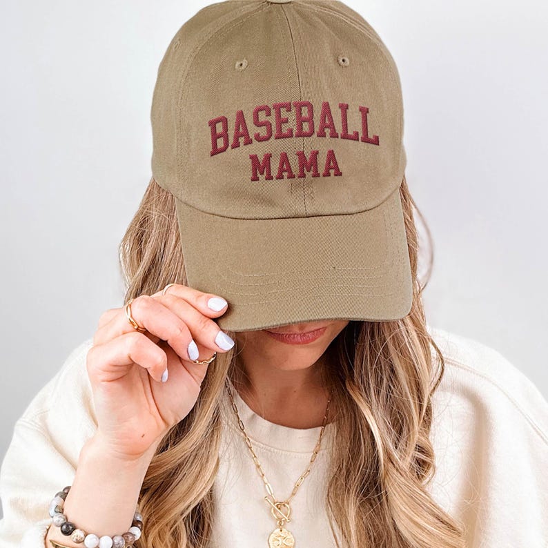 Casquette brodée Baseball Mama, casquette de baseball pour homme, casquette T-Mom, tenue de baseball pour le jour du match en famille, cadeau de fête des mères maman mignonne pour elle image 3