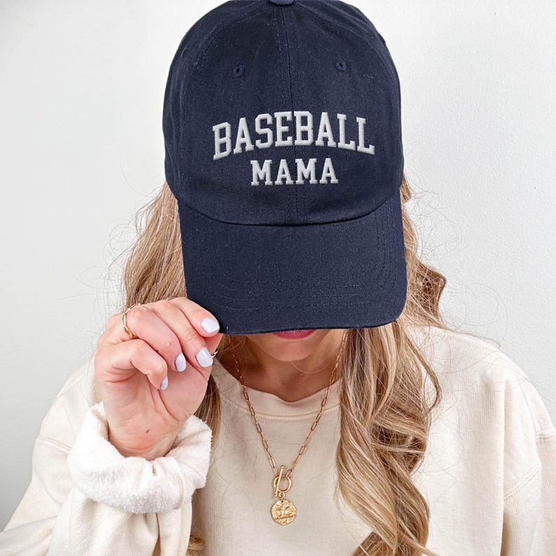 Casquette brodée Baseball Mama, casquette de baseball pour homme, casquette T-Mom, tenue de baseball pour le jour du match en famille, cadeau de fête des mères maman mignonne pour elle image 4