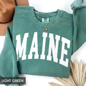 Comfort Colors® Maine Sweatshirt, State of Maine Gift for him her, Vintage Retro Maine Hoodie, Maine Family Vacation Travel outfit image 4