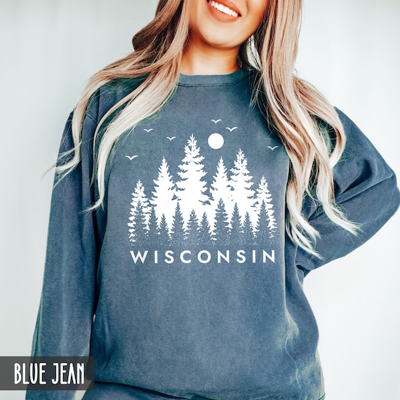 Comfort Colors® Wisconsin Sweatshirt, Wisconsin Crewneck, State of Wisconsin Gift for him her, Nature Outdoors Wisconsin Trip, WI Vacation