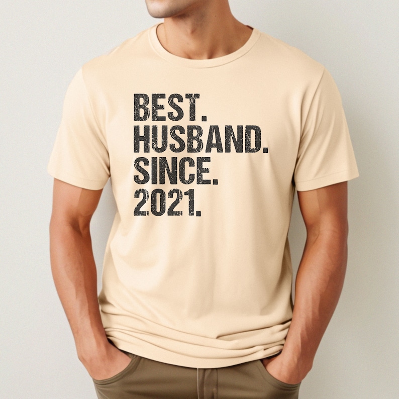 Anniversary Shirt for Men: Funny 'Best Husband Since' - Custom Year Gift afbeelding 6
