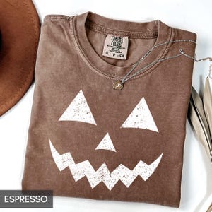 Jack O Lantern Shirt, Comfort Colors® Pumpkin Face Shirt, Halloween Tee, Cute Halloween Outfit, Distressed Fall tshirt for her or him