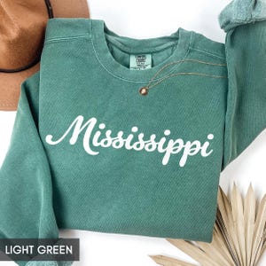 Comfort Colors® Mississippi Sweatshirt, Mississippi Crewneck, State of Mississippi Gift for him or her, Vintage Retro Mississippi Shirt
