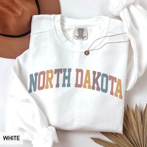 Comfort Colors® North Dakota Sweatshirt, State of North Dakota Gift for him her, Retro Hoodie, Dakota Family Vacation Travel outfit (Summer)
