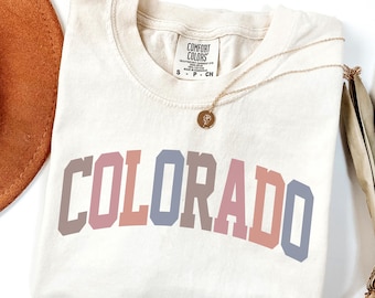 Chemise Colorado Comfort Colors®, chemise State of Colorado, chemise de voyage pour lui ou elle, joli t-shirt Colorado, t-shirt vintage Retro CO Trip-Spring