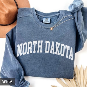 Comfort Colors® North Dakota Sweatshirt, State of North Dakota Gift for him her, Vintage Retro North Dakota Hoodie, Family Vacation Travel