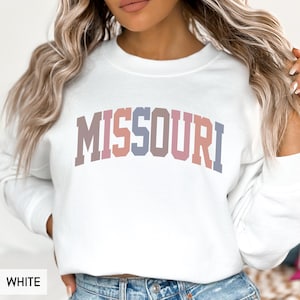 Missouri Sweatshirt, MO Crewneck, State of Missouri Gift for him or her, Retro Missouri Hoodie, Family Vacation Travel Outfit (Spring)