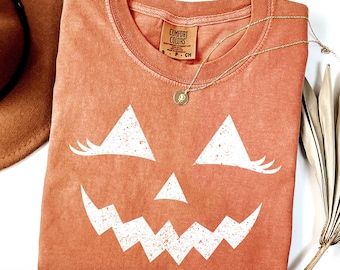 Camiseta de Jack O' Lantern, Camiseta Comfort Colors® de Halloween, Camiseta con pestañas de calabaza, Lindo atuendo de Halloween, Camiseta desgastada de otoño para ella o él